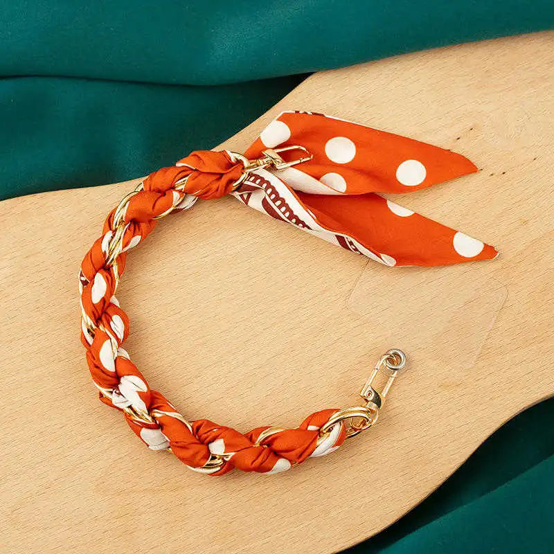 Wristlet chain for phones